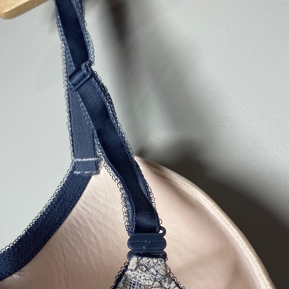 Victoria’s Secret Blush & Grey Lace Bra – Size 36DDD - Picture 6 of 6